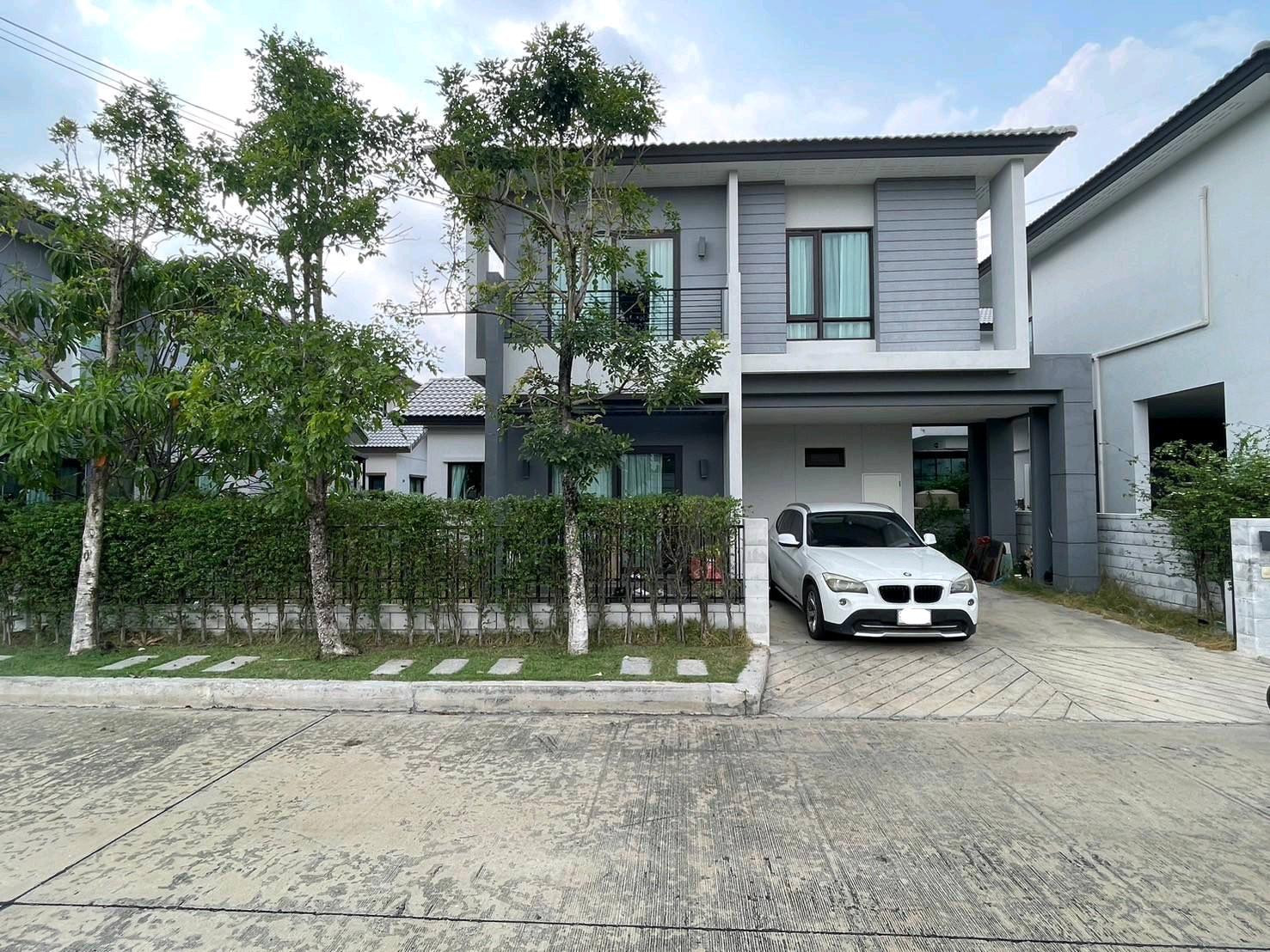 ✨ บ้านเดี่ยว 2 ชั้น ในโครงการ CENTRO RATCHAPRUEK – SUANPAK ตอบโจทย์ครอบครัวที่กำลังมองหาบ้านพื้นที่กว้าง มีห้องนอนชั้นล่าง พร้อมพื้นที่ใช้สอยถึง 175 ตร.ม. และเดินทางสะดวก ใกล้ Central Westville  💰 ราคาขายเพียง 5,990,000 บาท 