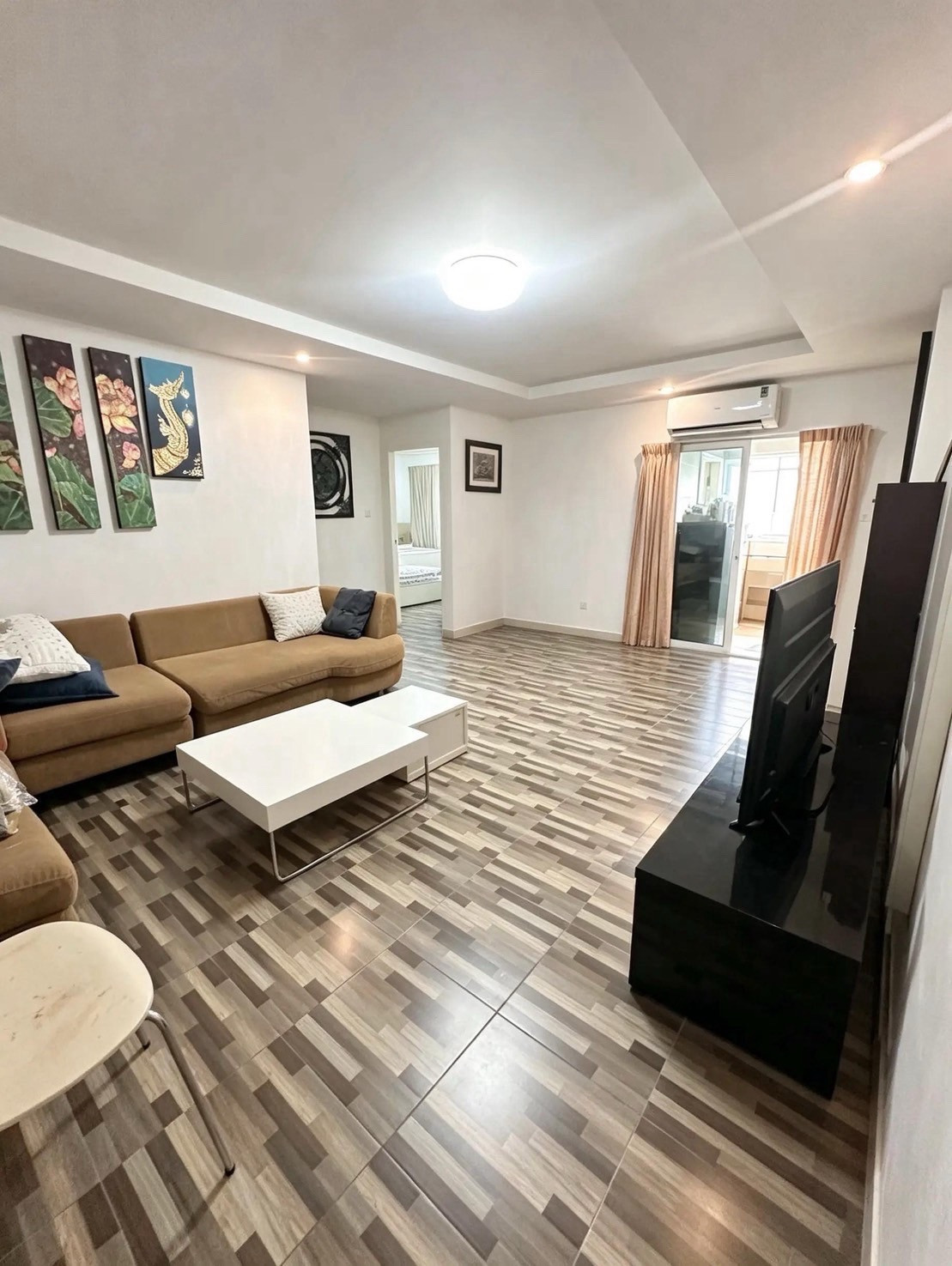Happy Condo Ratchada 18/ 2 bedrooms, 2 bathrooms, 65 sq m./ 17,000/ cat allowed.