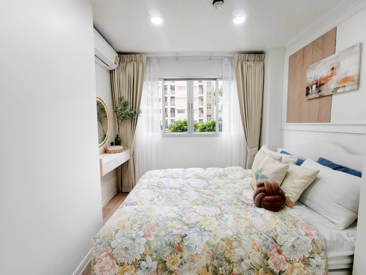 Urgent sale Lumpini Condo Ramintra-Nawamin.