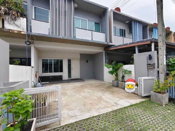 🏡✨ ให้เช่าทาวน์โฮม เดอะแพลนท์ ซิตี้ ลาดพร้าว 71 (ซอยนาคนิวาส 48) 3 ห้องนอน 2 ห้องน้ำ บ้านสวย สภาพดี เฟอร์นิเจอร์ครบ พร้อมเครื่องใช้ไฟฟ้า เข้าอยู่ได้ทันที 🛋️ 💰 ค่าเช่าเพียง 23,000 บาท/เดือน รวมค่าส่วนกลางแล้ว!