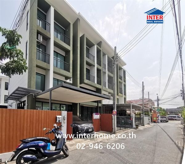 Commercial building, 3.5 floors, 40.4 sq m, commercial building near Talat Phlu Police Station, Soi Wutthakat 1, Wutthakat Road, Thoet Thai Road, Thonburi District, Bangkok.