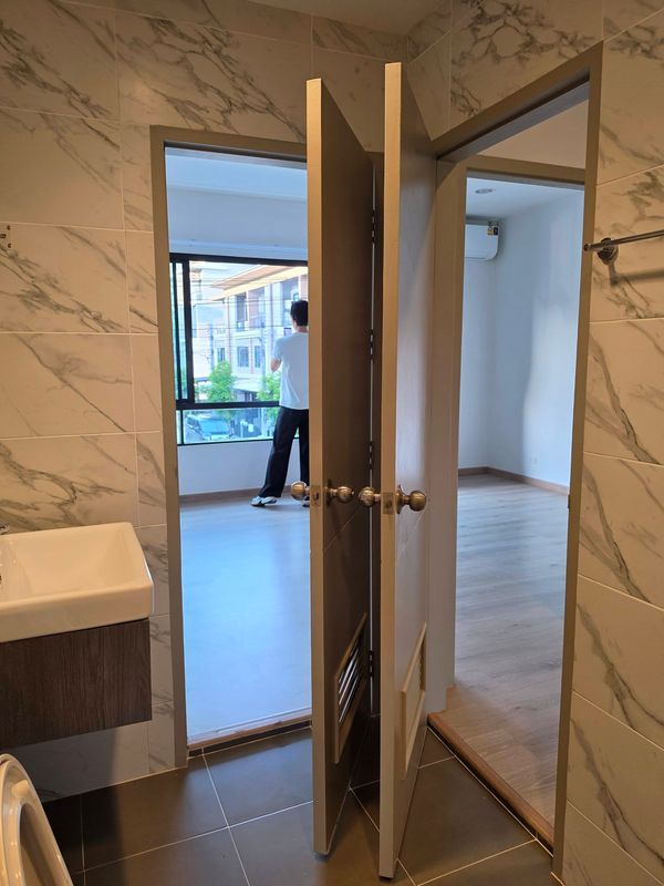 For rent: Premium Place Phahonyothin-Ramindra.