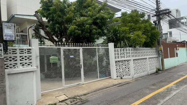 Detached house, Sukhumvit Soi 65 / 3 Bedrooms (FOR SALE) GNG326