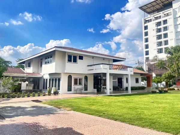 Detached house, Sukhumvit Soi 68 / 85 Square Wa (FOR RENT) GNG319