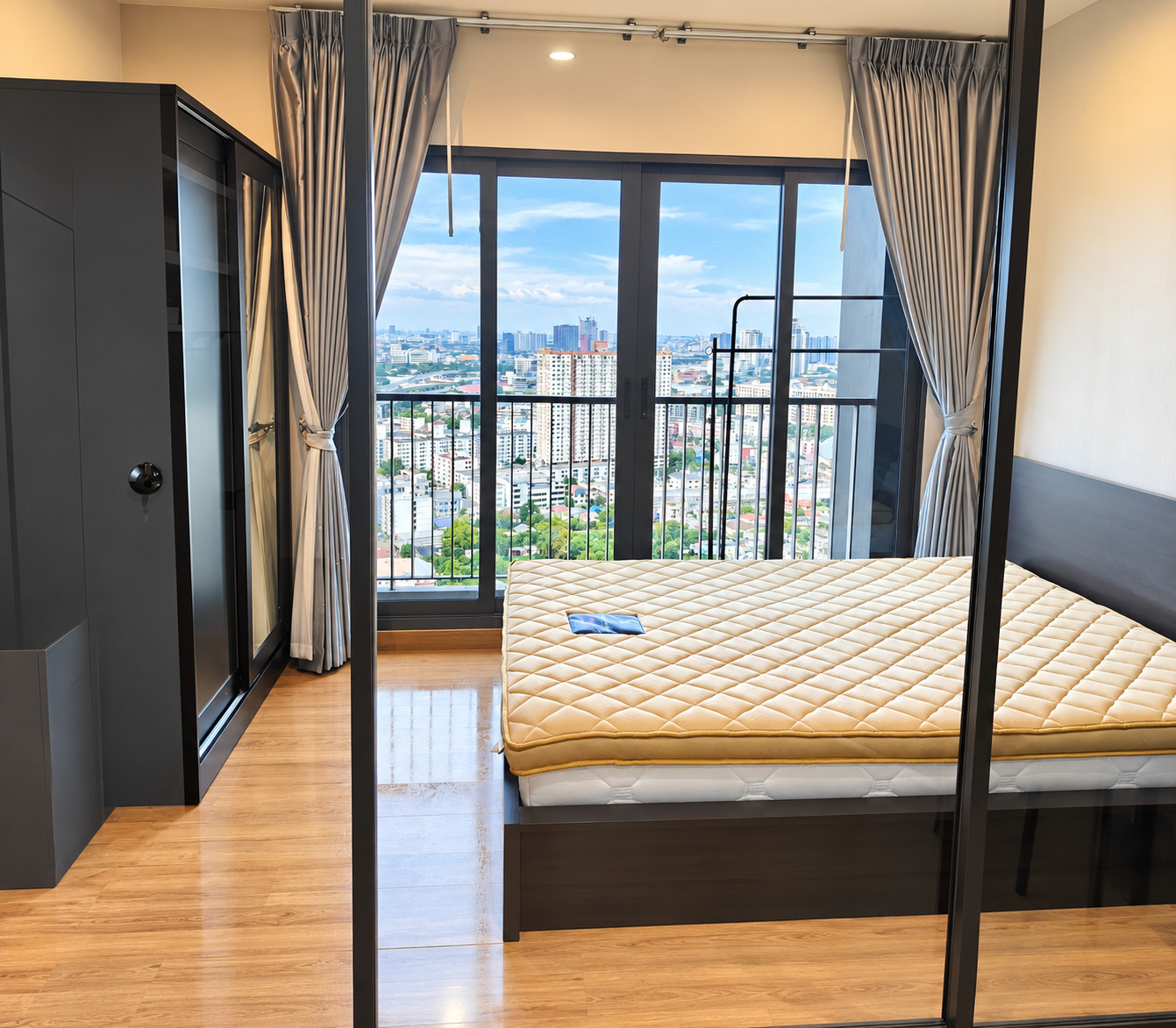 🏙️ Next to MRT Bang O | Corner room, 31st floor | Ready to move in ✨