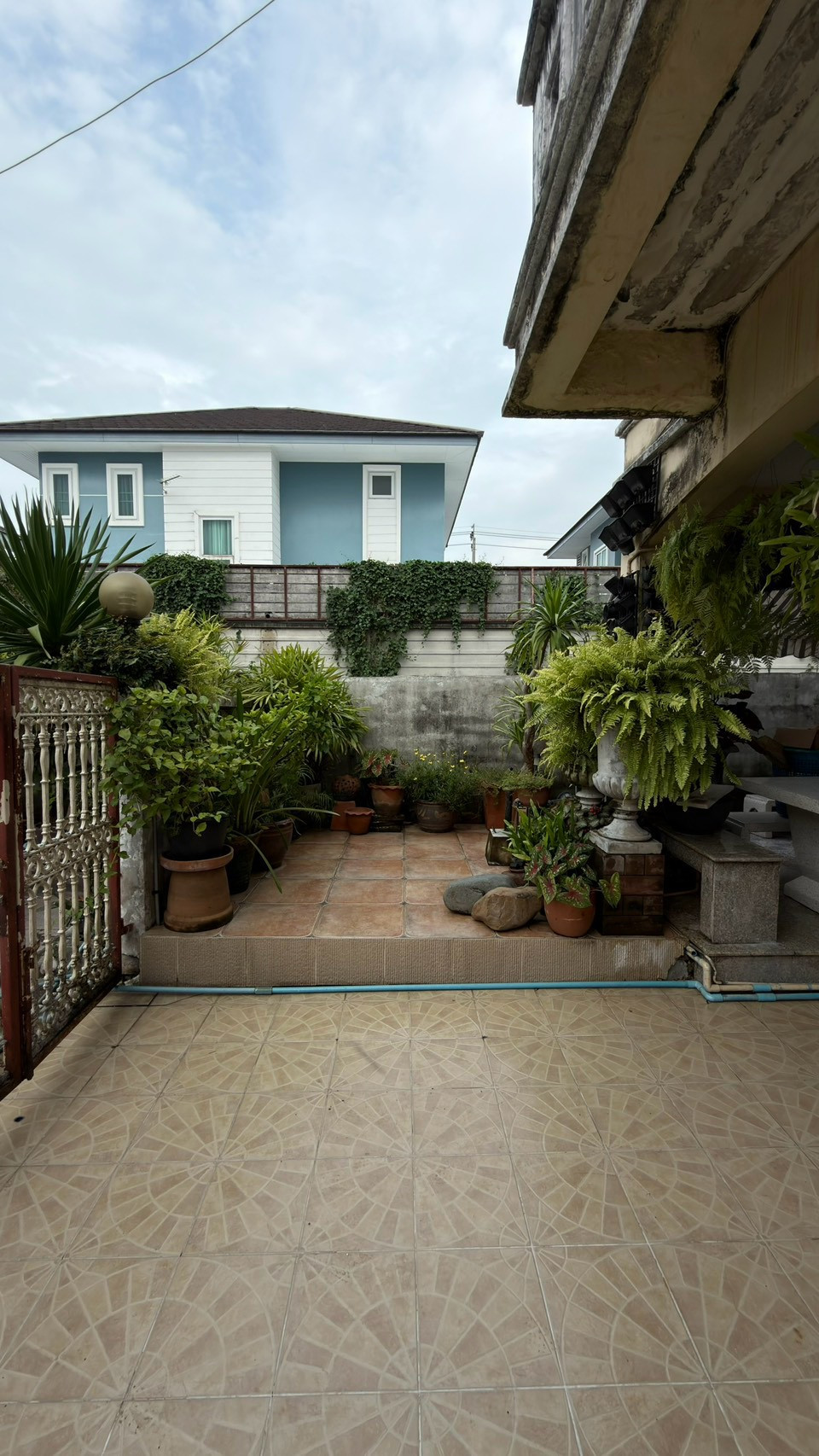 Selling at a special price, forwarding to renovate: 2-story townhouse, corner house, K.C. Ramintra 5 Village (K.C. Ramintra 5) – รูปที่ 3