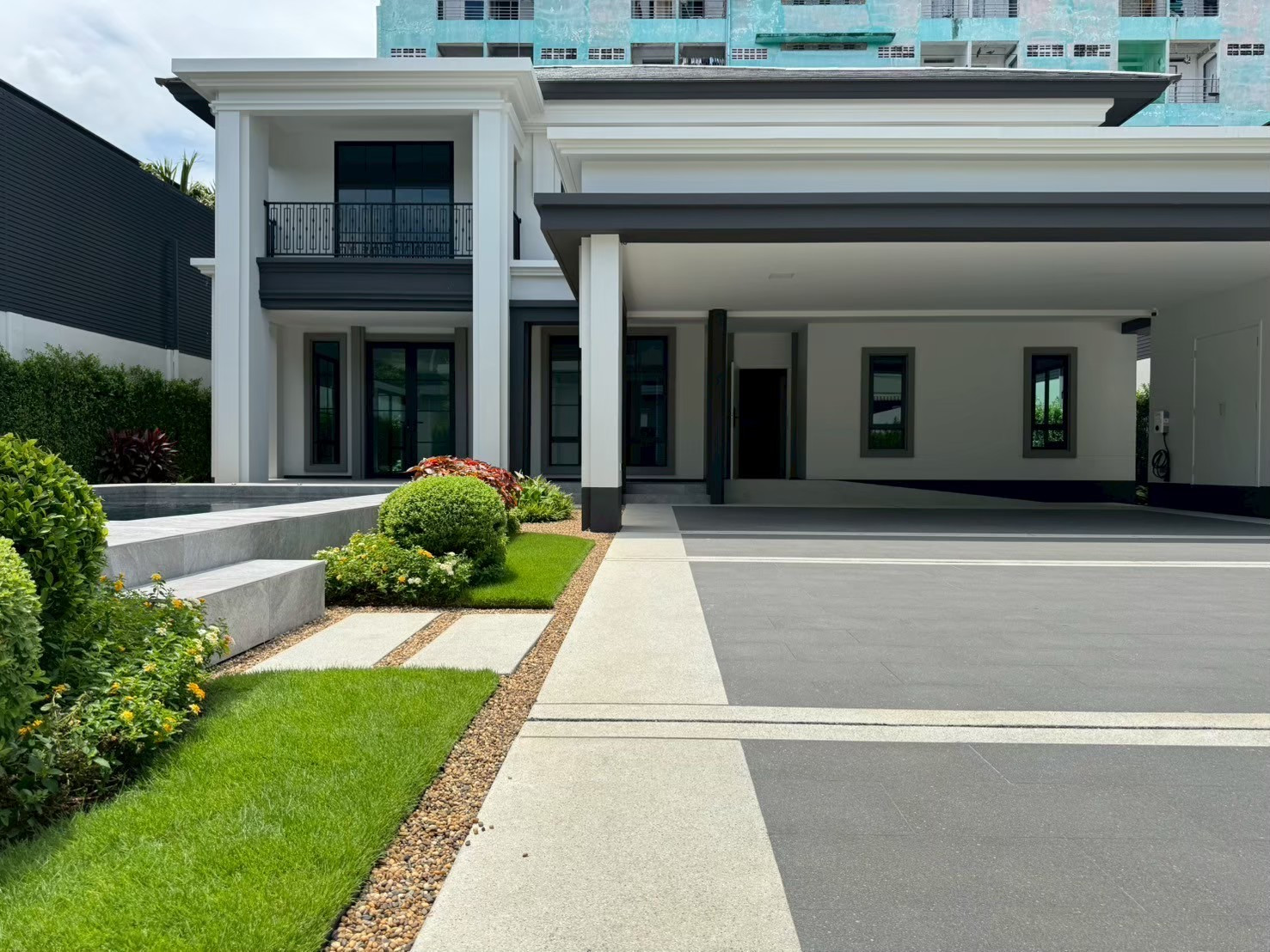 RH100426 For rent, 2-story detached house, 4 bedrooms at ELSE Bearing 32 Sukhumvit-Bearing. RH100426 For rent, 2-story detached house, 4 bedrooms at ELSE Bearing 32 Sukhumvit-Bearing.