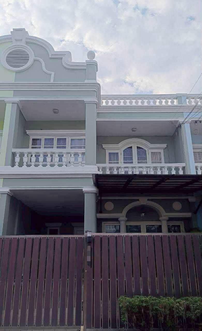 Townhouse for rent Sukhumvit 54 | 185 sq m | 4 bedrooms | Fully Furnished | near BTS On Nut about 5 minutes. Townhouse for rent Sukhumvit 54 | 185 sq m | 4 bedrooms | Fully Furnished | near BTS On Nut about 5 minutes.