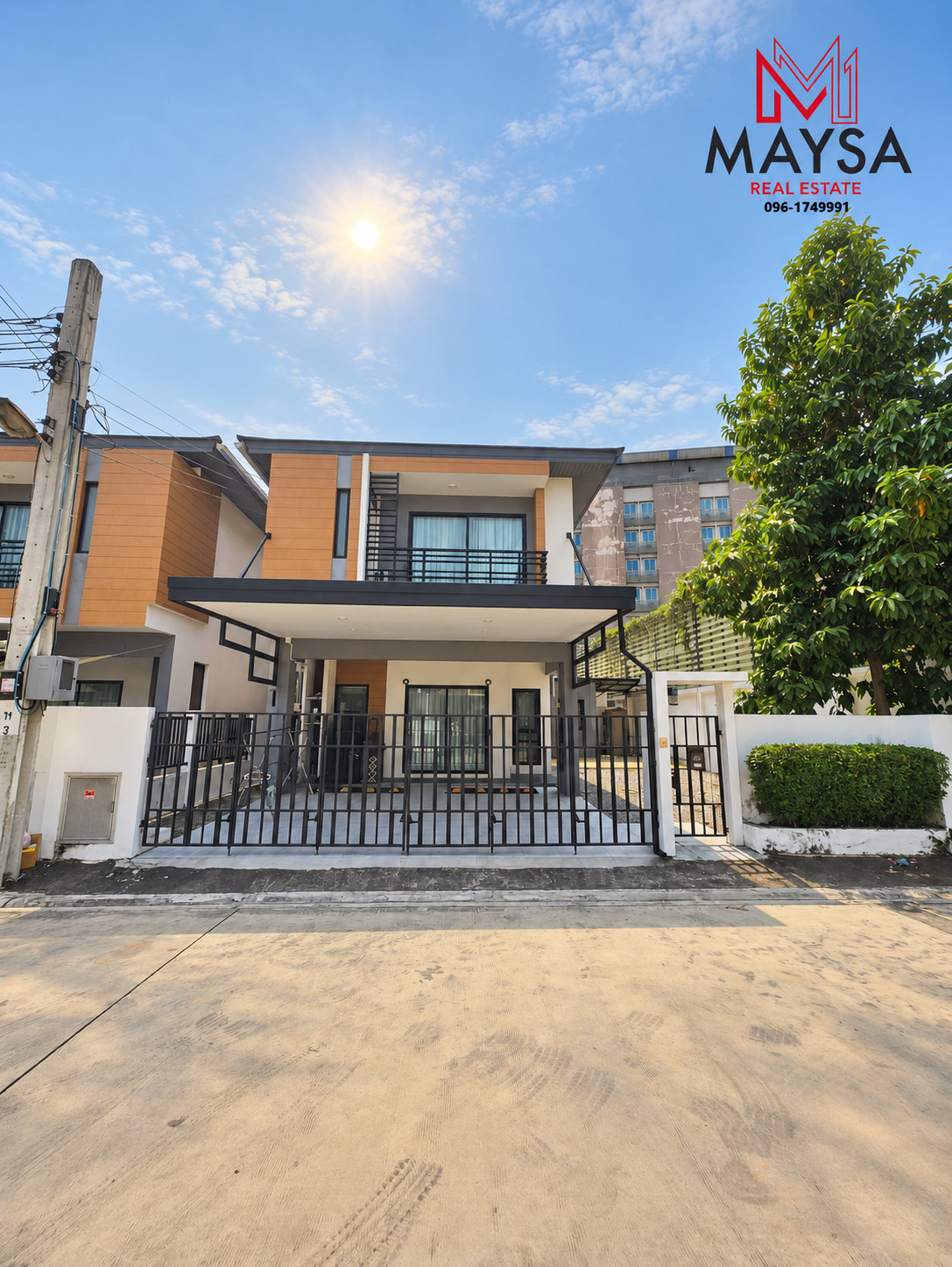 🏡 Twin house for rent, lots of space. Complete furniture and electrical appliances, 35000 baht per month (negotiable) 🎉 Near Mega Bangna 4.8 km. House available, ready to move in on 4 Nov. ✅✅