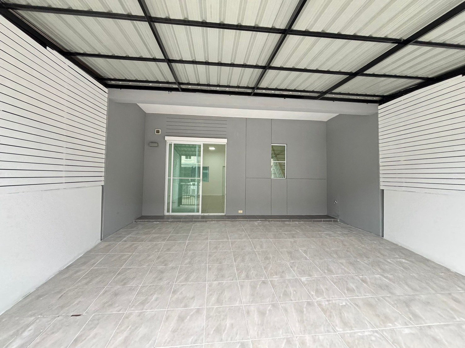 🏡✨ 2-story townhome for rent 📍Pruksa Village 132 Wongwaen – Lam Luk Ka Khlong 7 💰 Rent only 8,000 baht/month.
