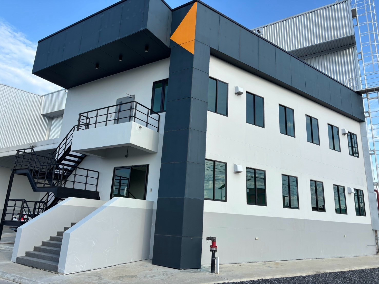 🏭 WAREHOUSE / FACTORY FOR RENT 3,000-15,000 sq.m. | BANGNA–TRAD ROAD, SAMUT PRAKAN  📍 Prime Location: Bangna–Trad Road, Samut Prakan, Thailand  🟣 Zoning: Purple Zone (Industrial) 