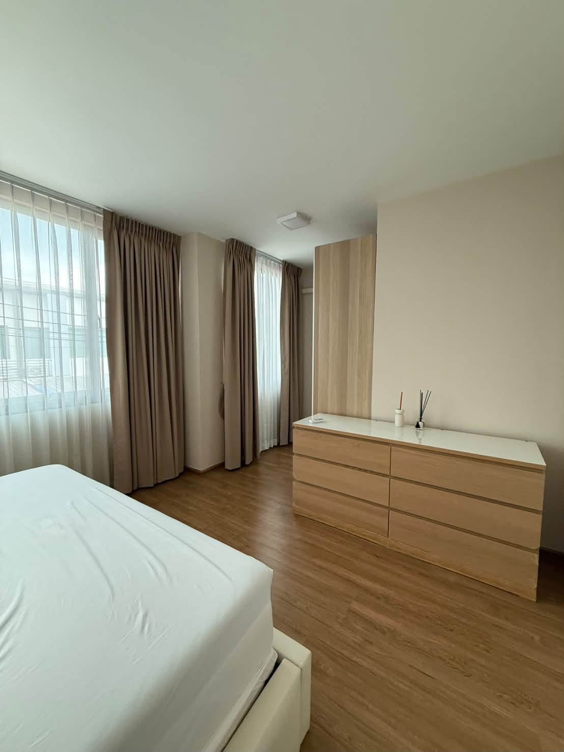 🏡 โครงการ Pleno Bangna-Wongwaen  🐶🐱 Pet Friendly — สามารถเลี้ยงสัตว์ได้ ☑️ 🛋️ เฟอร์นิเจอร์และเครื่องใช้ไฟฟ้าครบ⚡️ – รูปที่ 4