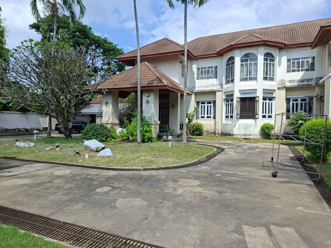 ขาย บ้านเดี่ยว พร้อมที่ดิน เนื้อที่ขนาดใหญ่ 2 ไร่ 1 งาน 58 ตร.ว.  ซอยเสรีไทย 46 – รูปที่ 3