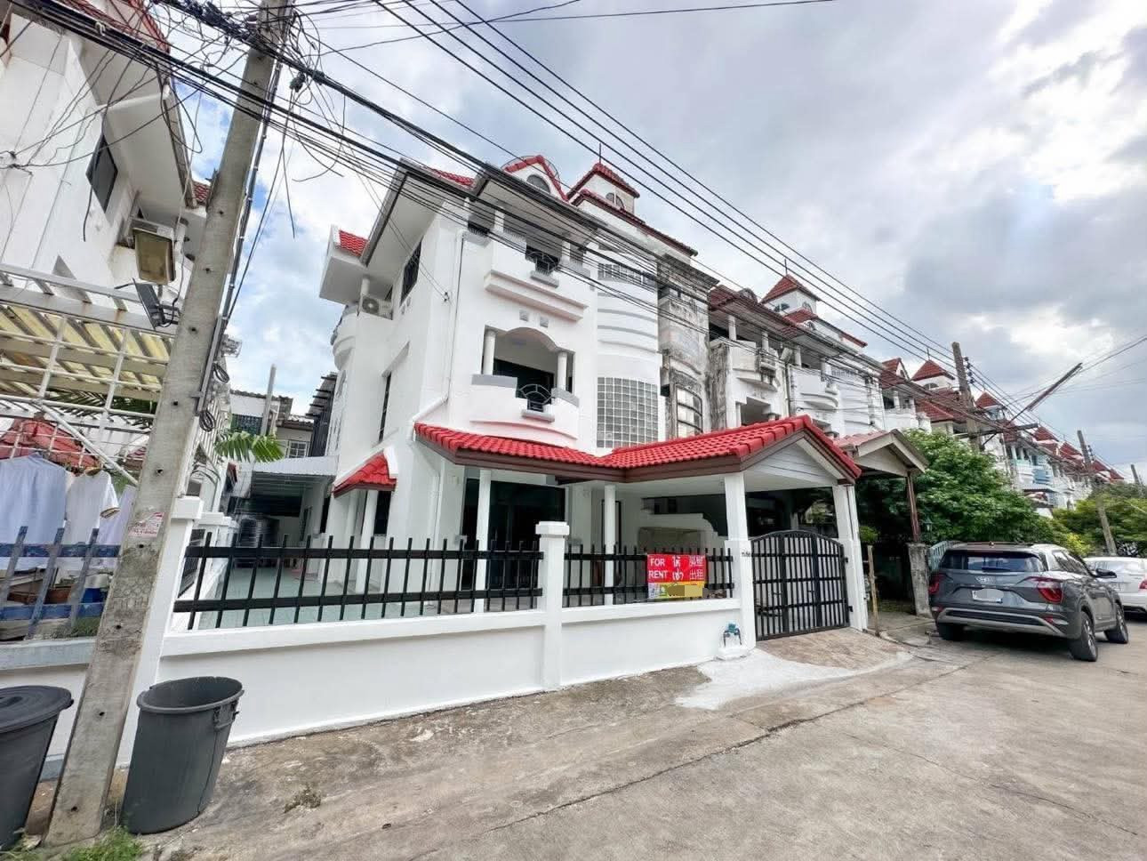 For rent, 4-story twin house, Home Avenue Sukhumvit 101/1 | Pet Friendly | 3 bedrooms, 4 bathrooms | Fully Furnished For rent, 4-story twin house, Home Avenue Sukhumvit 101/1 | Pet Friendly | 3 bedrooms, 4 bathrooms | Fully Furnished