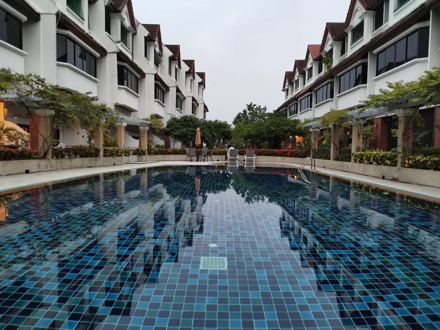Townhome for rent, Ekkamai Soi 10, Intersection 4 Townhome for rent, Ekkamai Soi 10, Intersection 4
