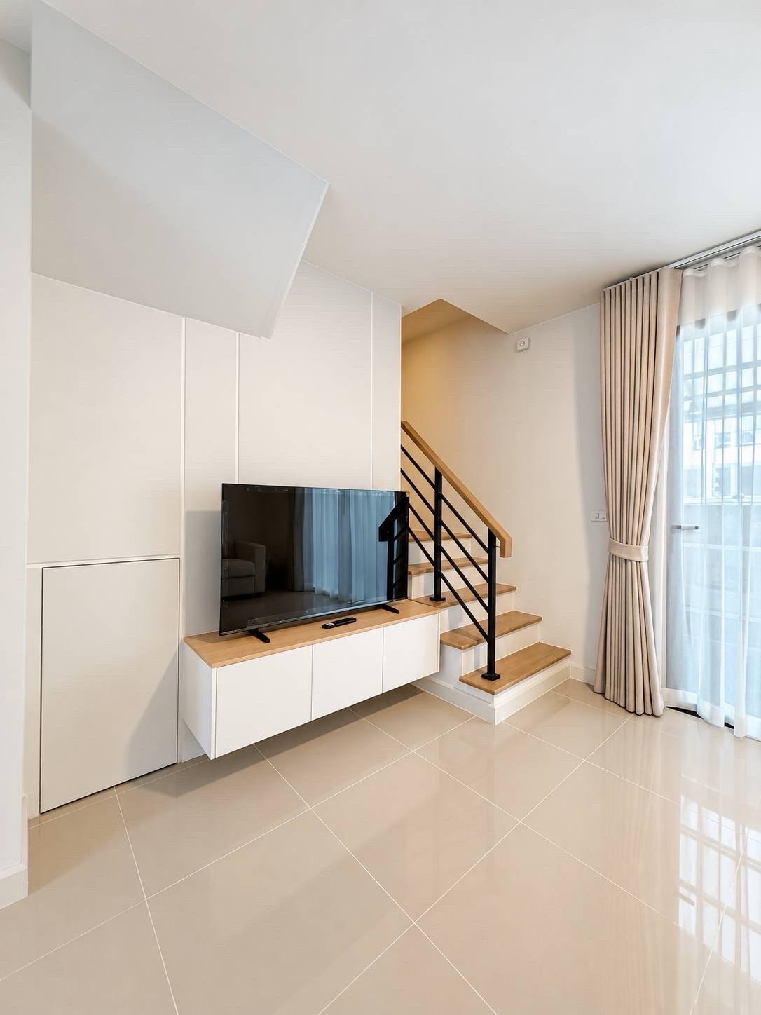 For rent! 2-story townhome near Mega Bangna.