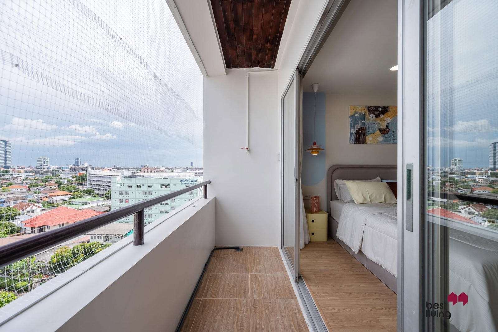 Supattra Condotel, east facing room, city view, near BTS Udomsuk Supattra Condotel, east facing room, city view, near BTS Udomsuk