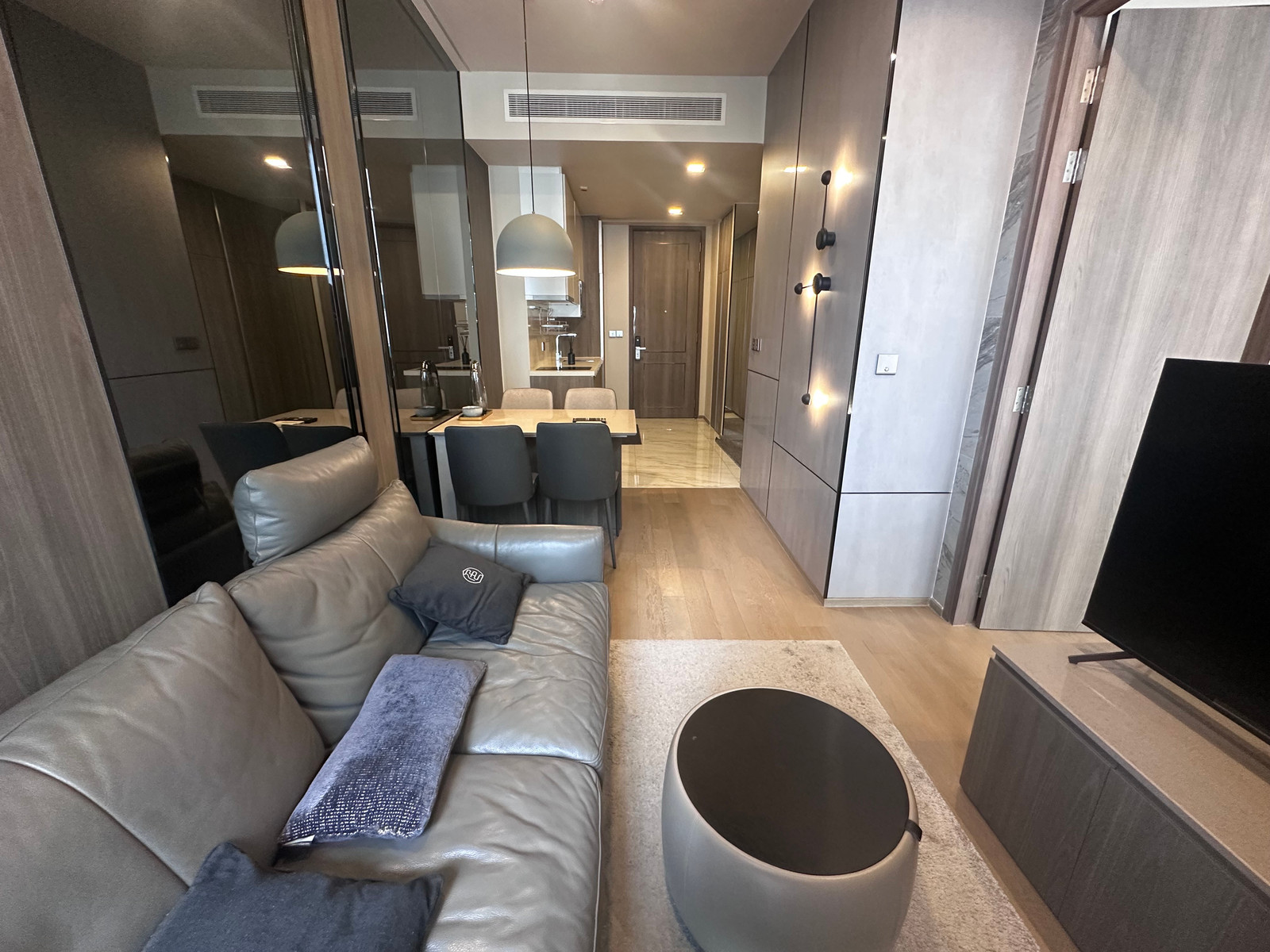 Avaliable! Celes Asoke 1 Bedroom | Near MRT Sukhumvit