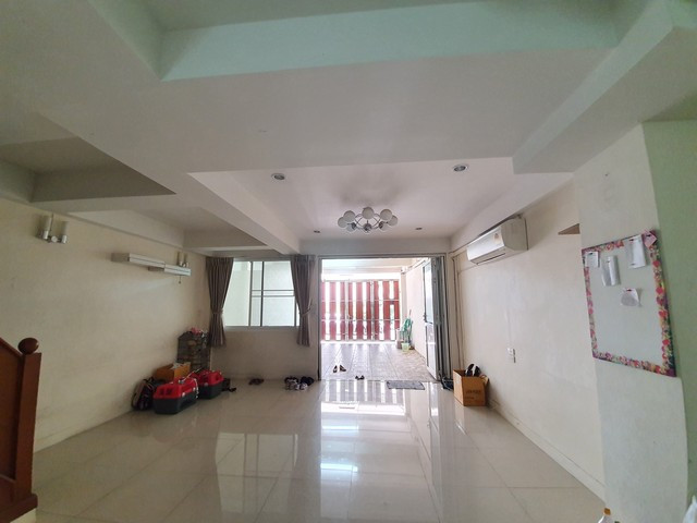 3-story townhouse for rent, Maneeya Ville Village, Sukhumvit 101/1, near BTS Punnawithi, fully furnished price 32,000 baht per month. 3-story townhouse for rent, Maneeya Ville Village, Sukhumvit 101/1, near BTS Punnawithi, fully furnished price 32,000 baht per month.