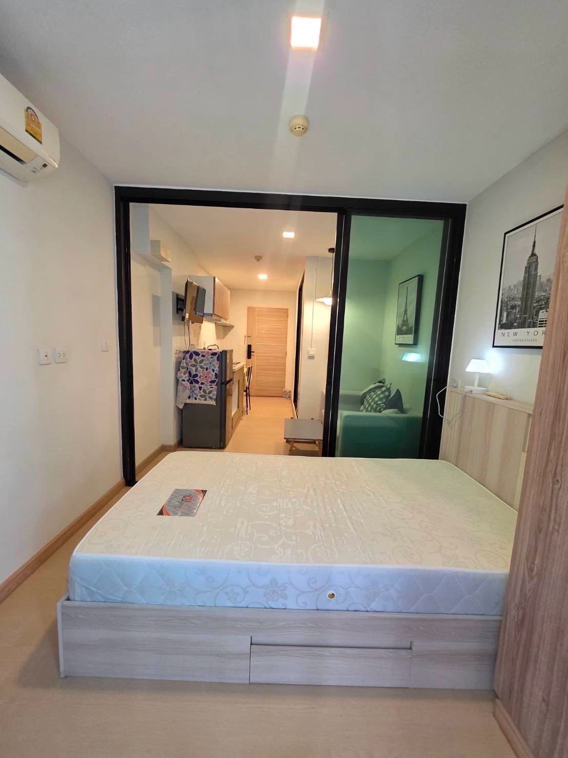 Condo location Samrong Nuea Suitable for buying for yourself or starting an investment, close to BTS Pu Chao, only 300 meters, convenient travel.