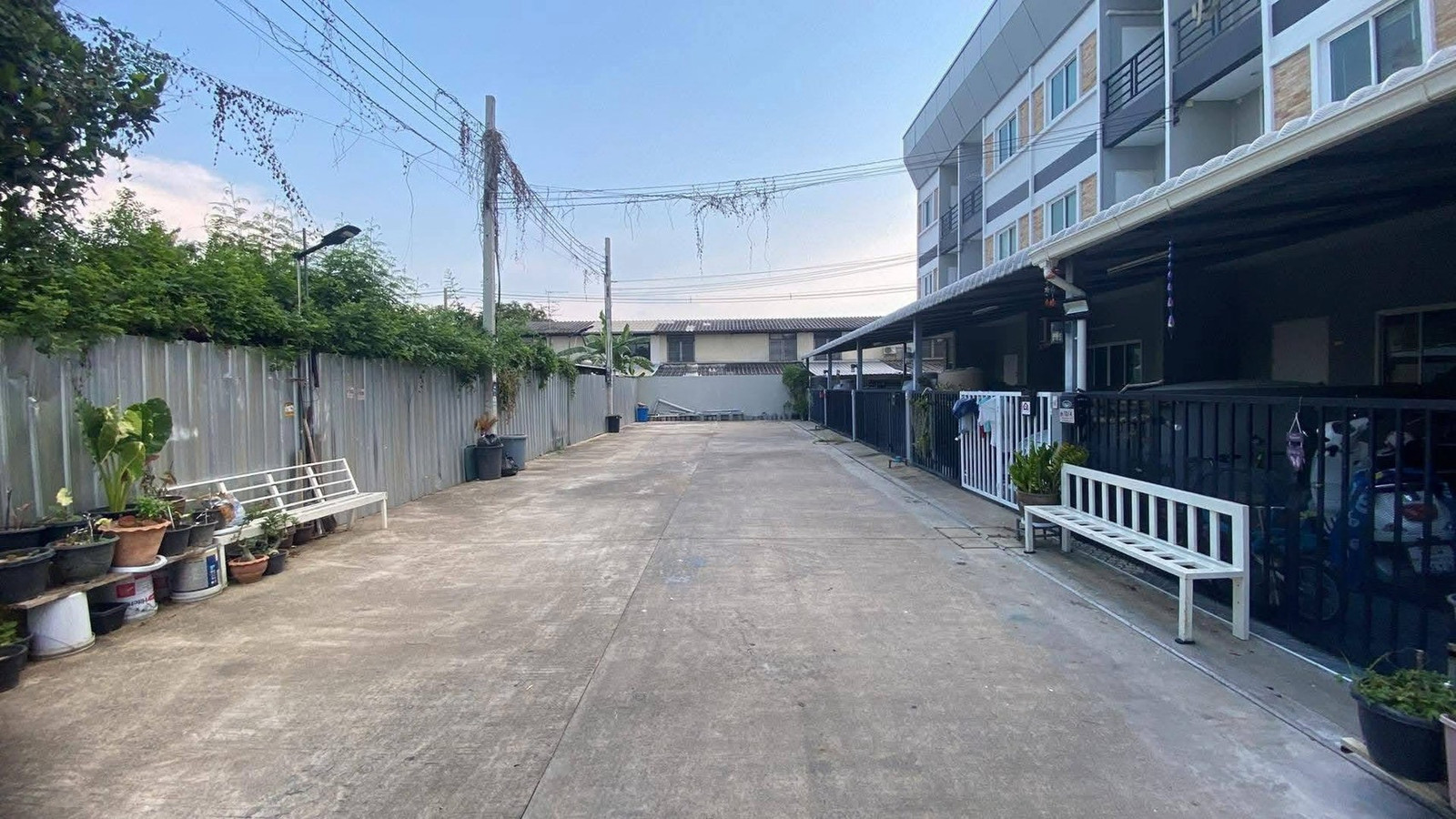 🏡✨ ให้เช่าด่วน! ทาวน์โฮม 3 ชั้น ซอยหมู่บ้านนักกีฬาแหลมทอง 1 แยก 2 (2-4) 3 ห้องนอน 3 ห้องน้ำ พร้อมเข้าอยู่ทันที มีเฟอร์นิเจอร์ 🐶🐱 เลี้ยงสัตว์ได้ 💰 ค่าเช่าเพียง 16,000 บาท/เดือน – รูปที่ 2