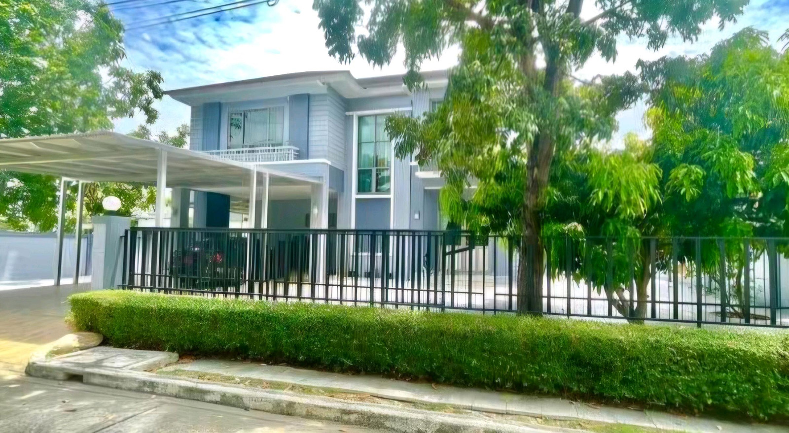 2-storey detached house for rent, corner house, 99.6 sq m, new Krungthep Kreetha Road. Near Seacon Square/International School 2-storey detached house for rent, corner house, 99.6 sq m, new Krungthep Kreetha Road. Near Seacon Square/International School