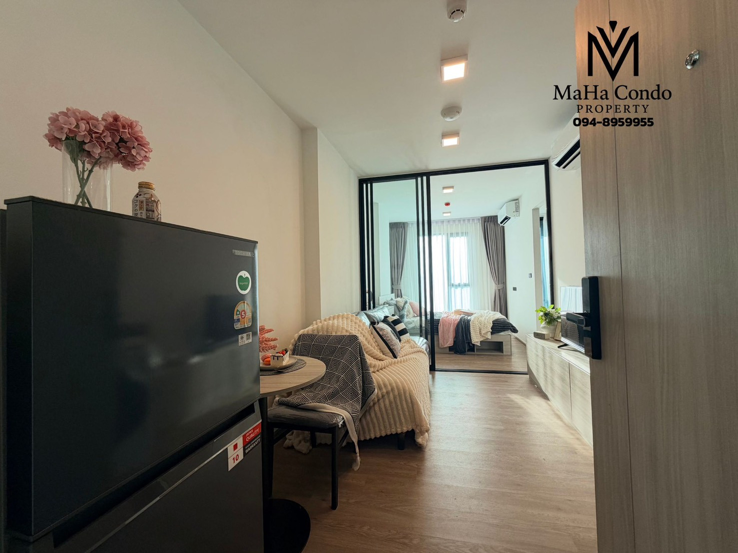 Condo for rent: CHAPTER ONE ALL RAMINTRA. The room has a separate dressing room.  Near the Pink Line MRT Lat Pla Khao Station