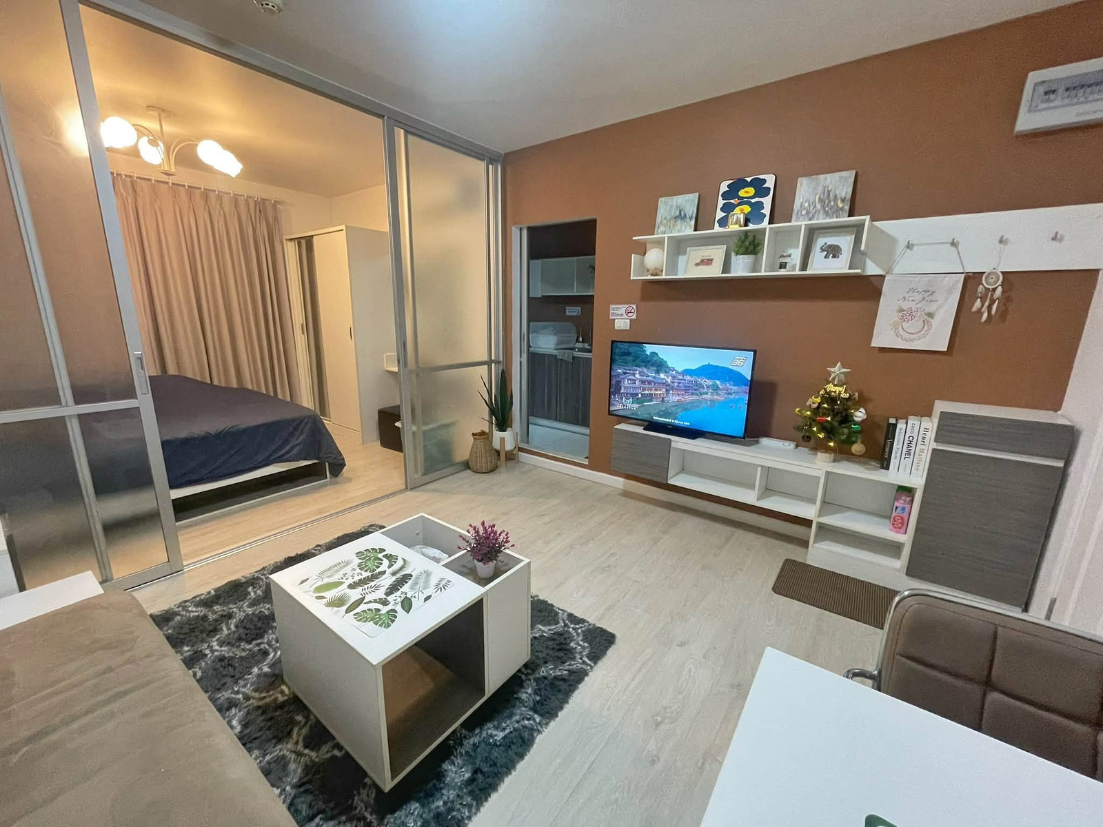 D Condo Sign ห้องสะอาด พร้อมอยู่ เฟอร์นิเจอร์และเครื่องใช้ไฟฟ้าครบครบ ทำเลติดเซ็นทรัล เฟสติวัลเชียงใหม่