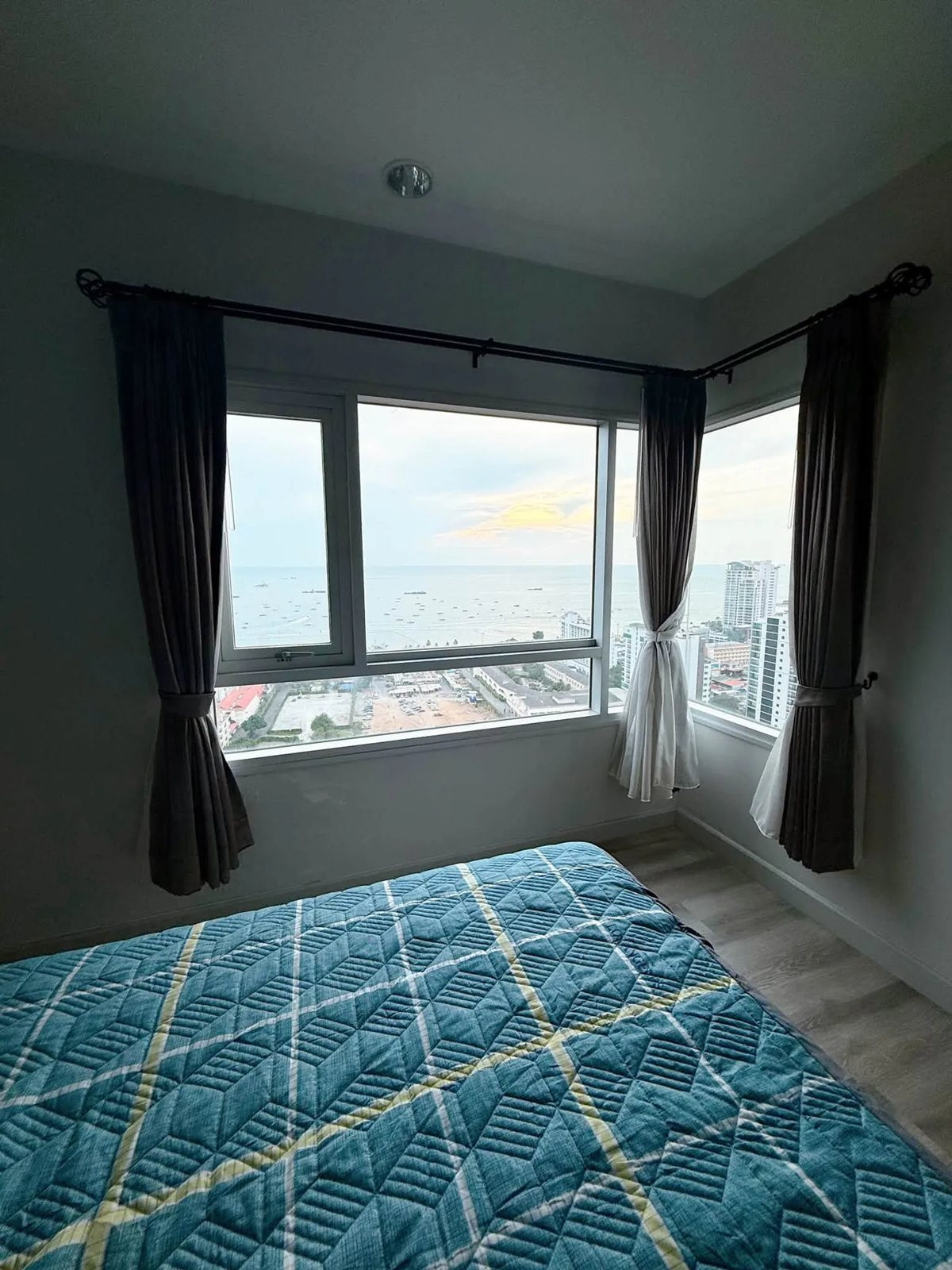 Centric Sea Pattaya 2BR for Rent, 28th Floor, Sea View, 66 sq.m., Central Pattaya