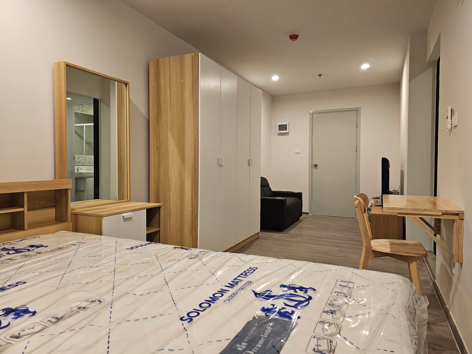 **ให้เช่าคอนโด Regent Home วุฒากาศ ตึกA ชั้น12 ขนาด 26ตร.ม. พร้อมอยู่
