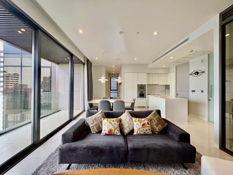 Luxury 3 Bedroom Near BTS Phromphong, Big Balcony, Ready to move in – รูปที่ 4