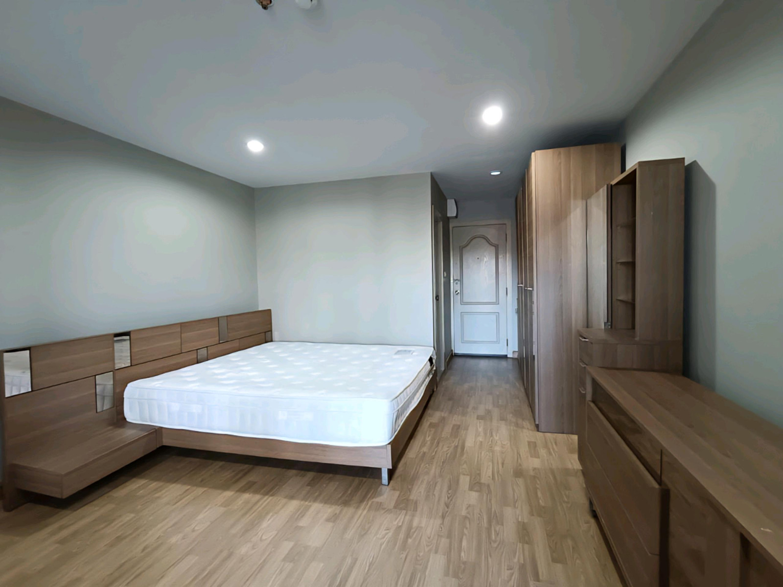 Condo for sale Regent Home 12 Lat Phrao | 31.60 sq m. | Ready to move in, fully furnished. Kitchen renovated
