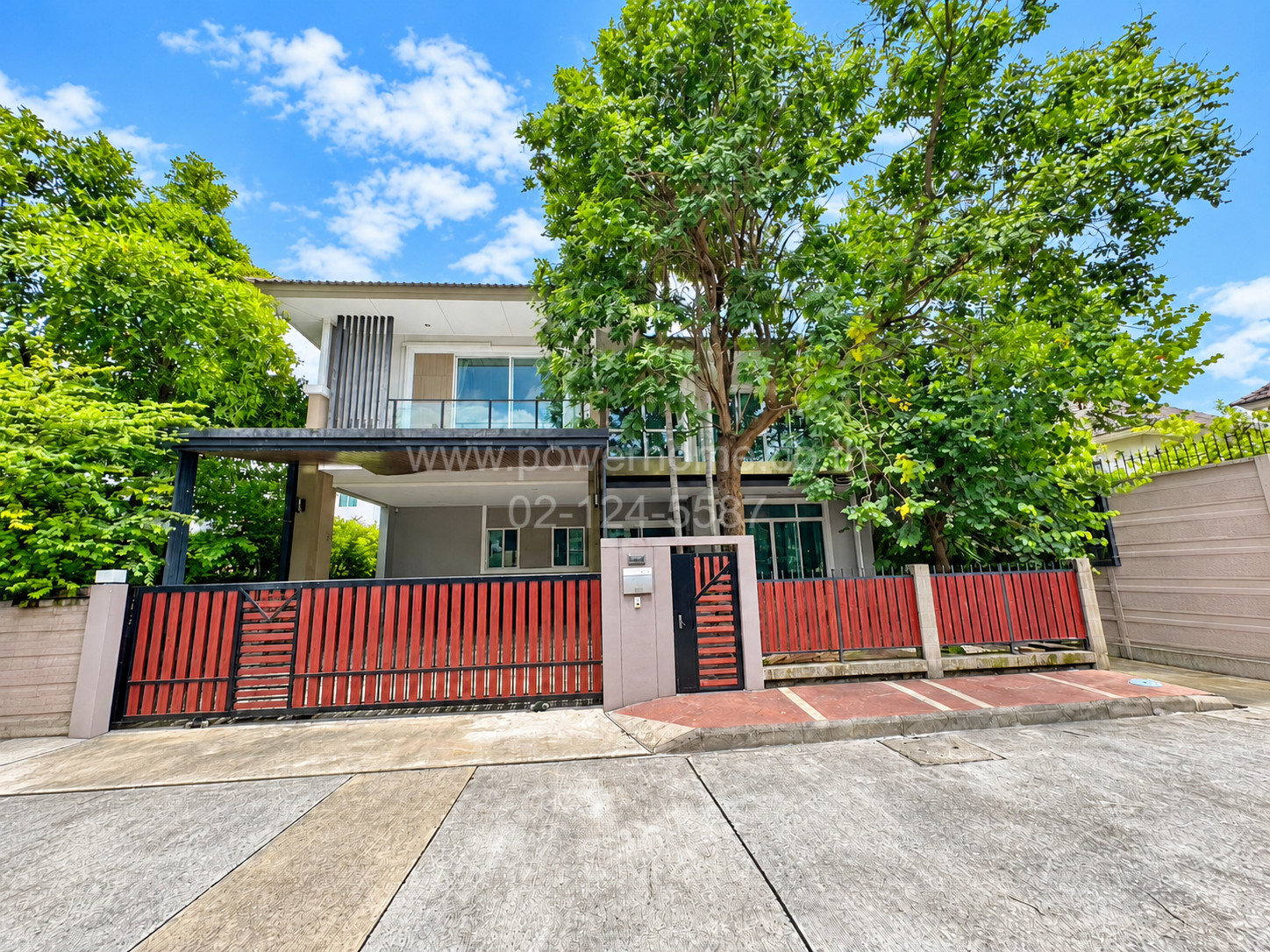 2-story detached house, The Plant Village, Songprapa-Don Mueang. Corner floor, good location, near Ozone One Market, Don Mueang.