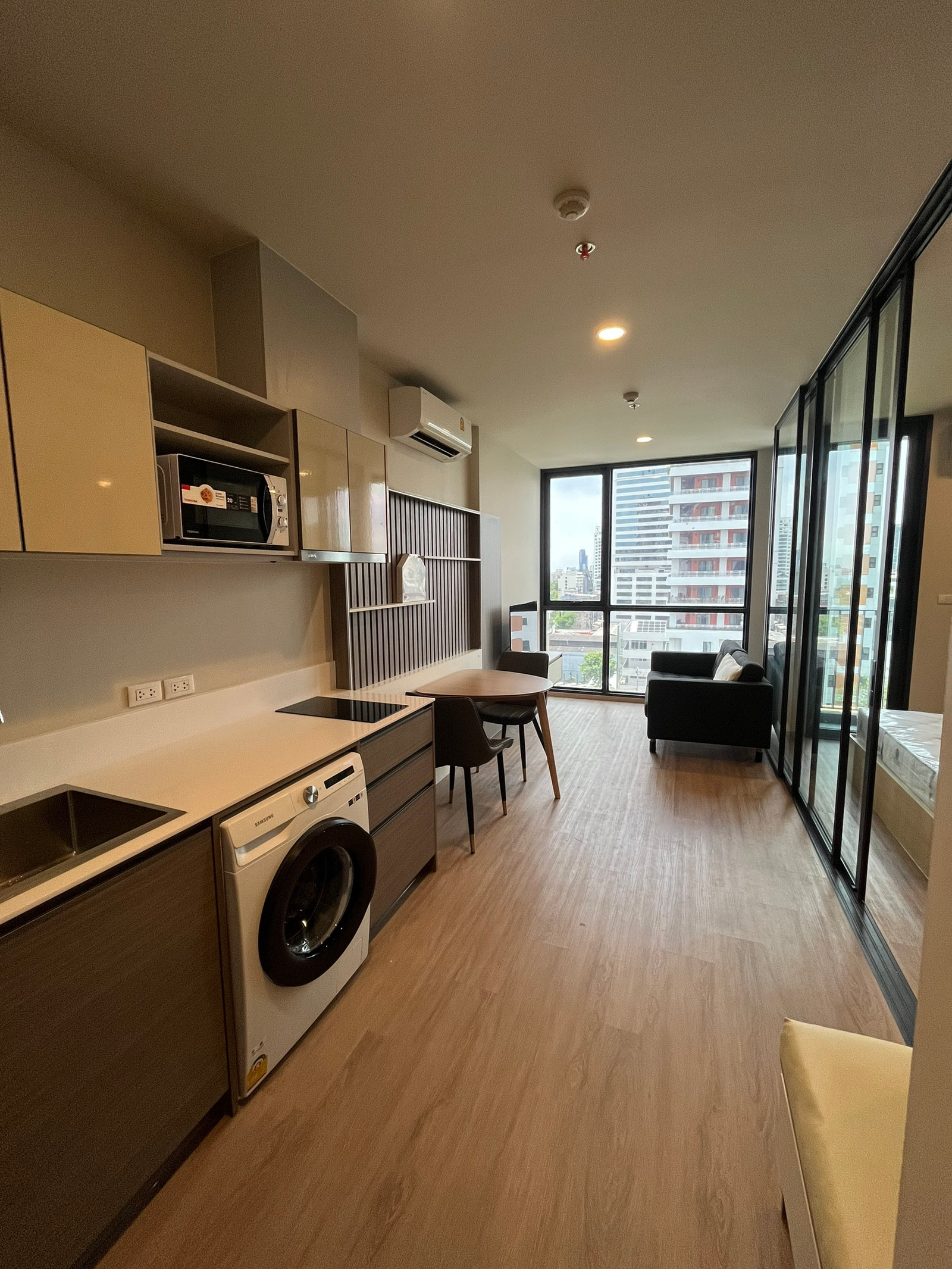 For rent The Issara Sathorn (The Issara Sathorn) 1 Bedroom 1 Bathroom | 33 sq m | 10th floor