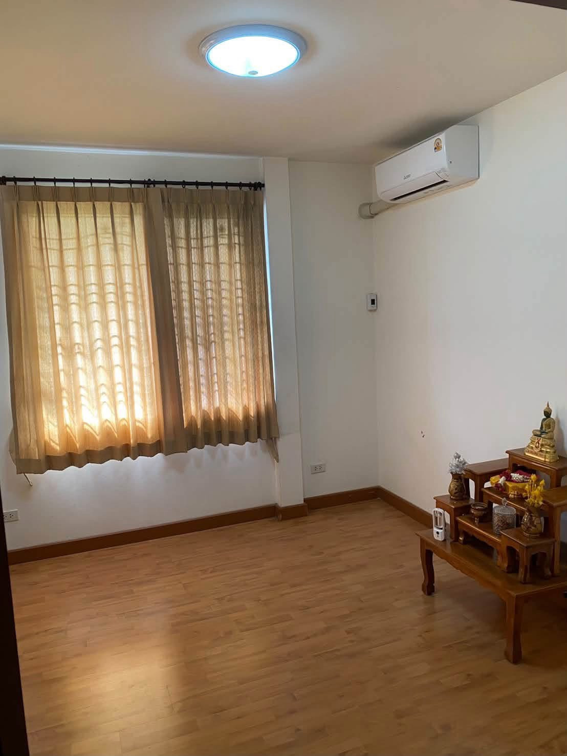 🔥🏡ให้เช่าบ้านเดี่ยว หมู่บ้านสัมมากร มีนบุรี 3 4 ห้องนอน 3 ห้องน้ำ เฟอร์นิเจอร์ครบ | พร้อมเข้าอยู่ 📍 ถนนสามวา เขตคลองสามวา กรุงเทพฯ ✨ ค่าเช่าเพียง 22,000 บาท/เดือน – รูปที่ 3