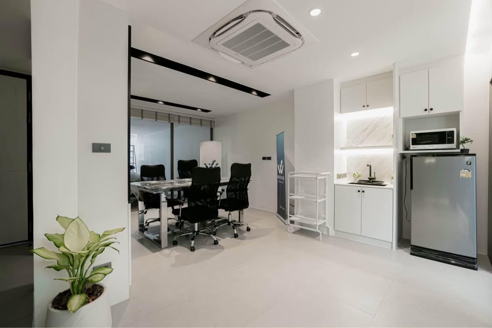 ขาย / เช่า LUXE 35 (Luxury Townhome) 4 ชั้น 3 ห้องนอน 4 ห้องน้ำ 1 ห้องออกกำลังกาย 