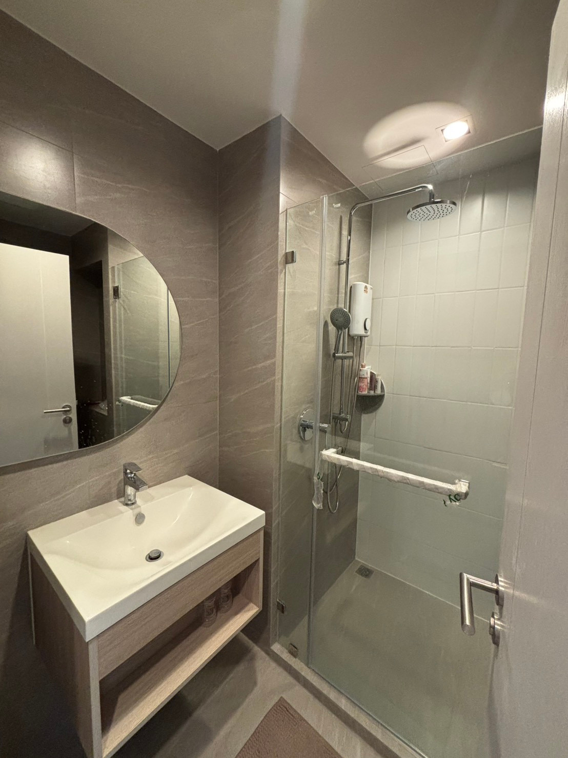 ✨ LUXURY CONDO FOR RENT - HIGH FLOOR WITH RIVER VIEW! ✨ 🏢 Reference Sathorn - Wongwianyai (Building B) – รูปที่ 4