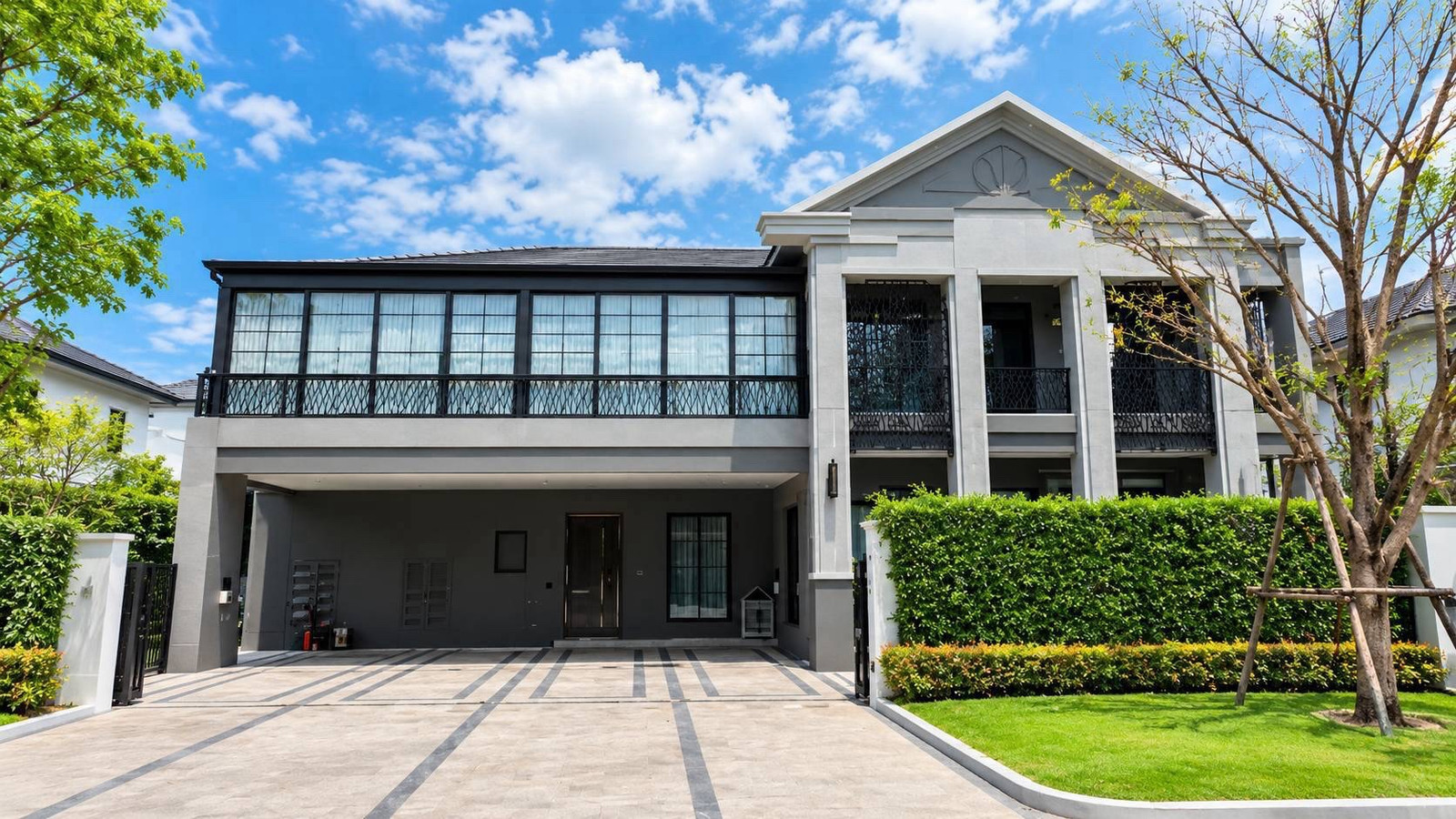For Rent • Granada Pinklao-Petchkasem • 5 Bedrooms | 6 Bathrooms | 794 SQ.M. | Luxury House Tel./Line 0889797878