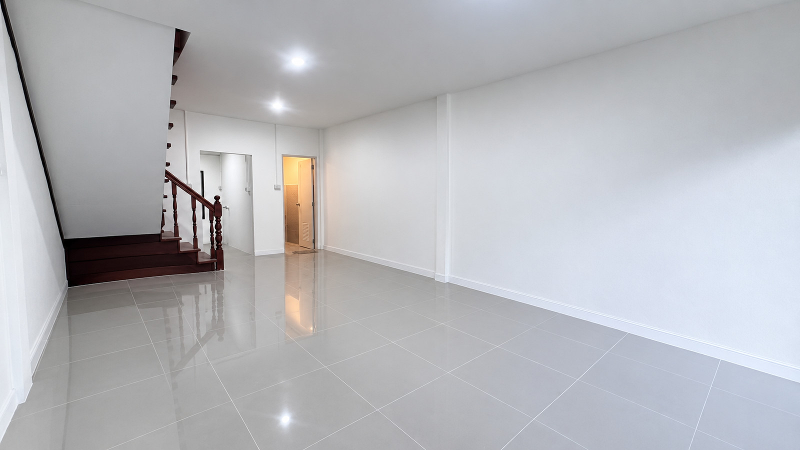 2-story townhouse for sale, Bang Bua Thong, newly renovated, ready to move in, near Lotus, Makro and Central WestGate. 2-story townhouse for sale, Bang Bua Thong, newly renovated, ready to move in, near Lotus, Makro and Central WestGate.