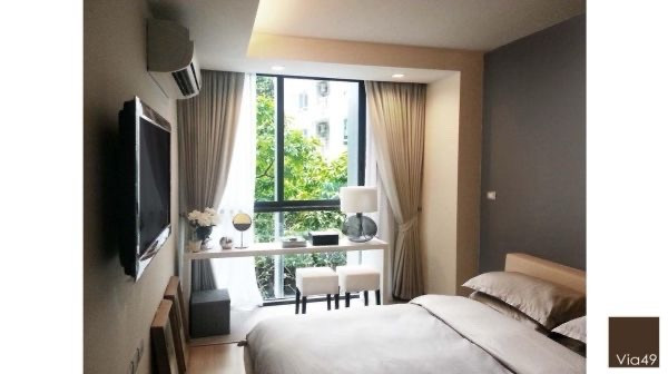 SUPER HOT PRICE & RARE ITEM! 2 นอน ชั้น 3 ไซส์ยักษ์ 65 ตร.ม. คอนโด Low-Rise ระดับ Luxury จาก Sansiri สุขุมวิท 49 (พร้อมพงษ์-ทองหล่อ) เงียบสงบ ส่วนตัวสูง ราคาขายทิ้ง ช็อกทุบตลาด เพียง 9.1M! Via 49  – รูปที่ 4