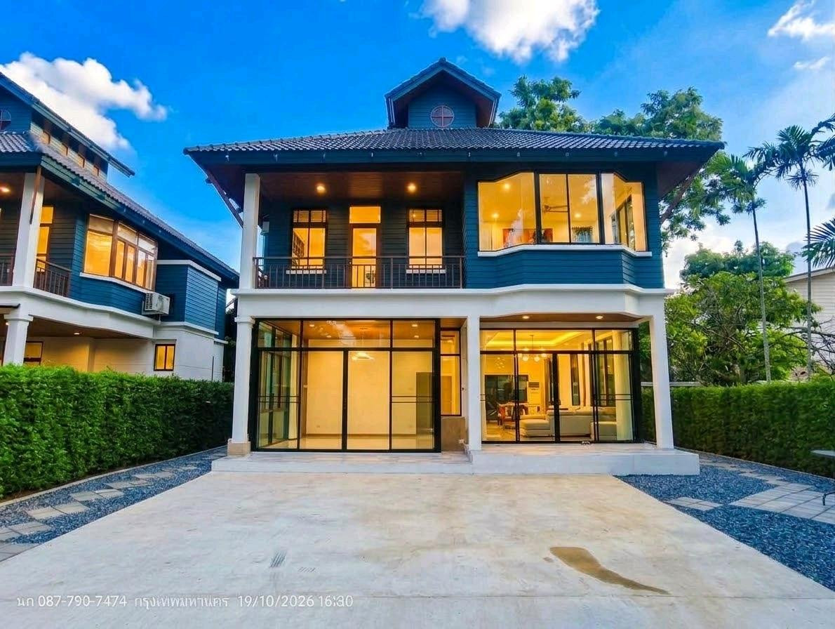 Single house for sale on the edge of the canal near Rung Arun School. Anamai Ngam Charoen 25, Intersection 4