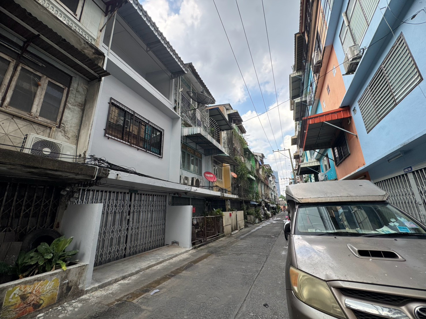 3-story commercial building for sale, suitable for investment, good location near BTS Phra Khanong (N.2373) 3-story commercial building for sale, suitable for investment, good location near BTS Phra Khanong (N.2373)