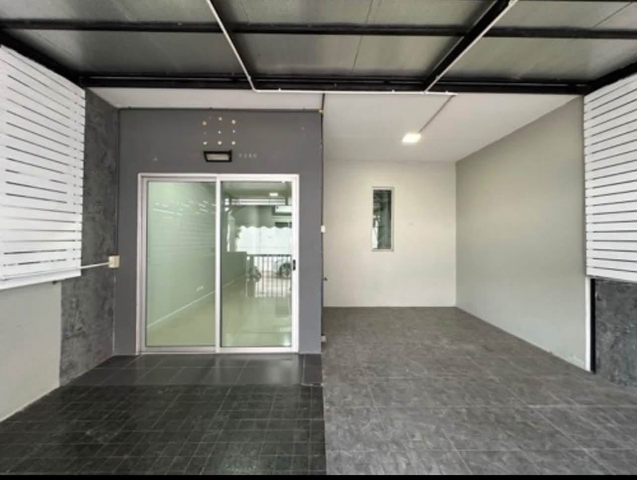 🏡 2-story townhome for rent, Pruksa Village 96/2 | Khlong Luang, Pathum Thani, 3 bedrooms, 2 bathrooms 💰 Rent only 11,000 baht/month 🐱 Can raise cats | 🌐 There is internet | 🏠 Free common fees – รูปที่ 2