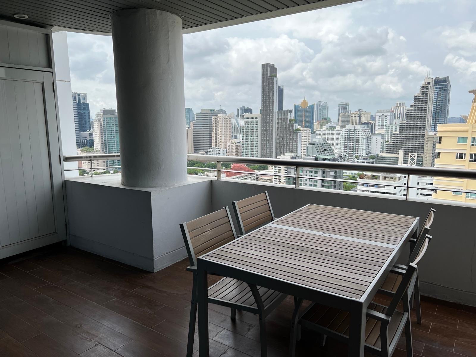 Kallista Mansion Sukhumvit 11 3bed 315sqm 120k call 0886166564