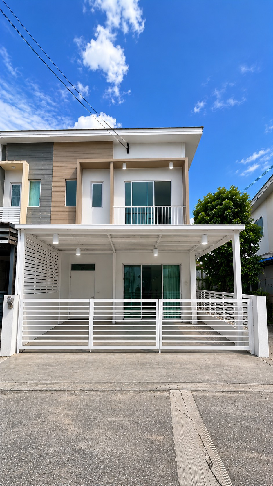 🏡New Listing Corner townhome, newly renovated, ready to move in, The Connect On Nut 2.