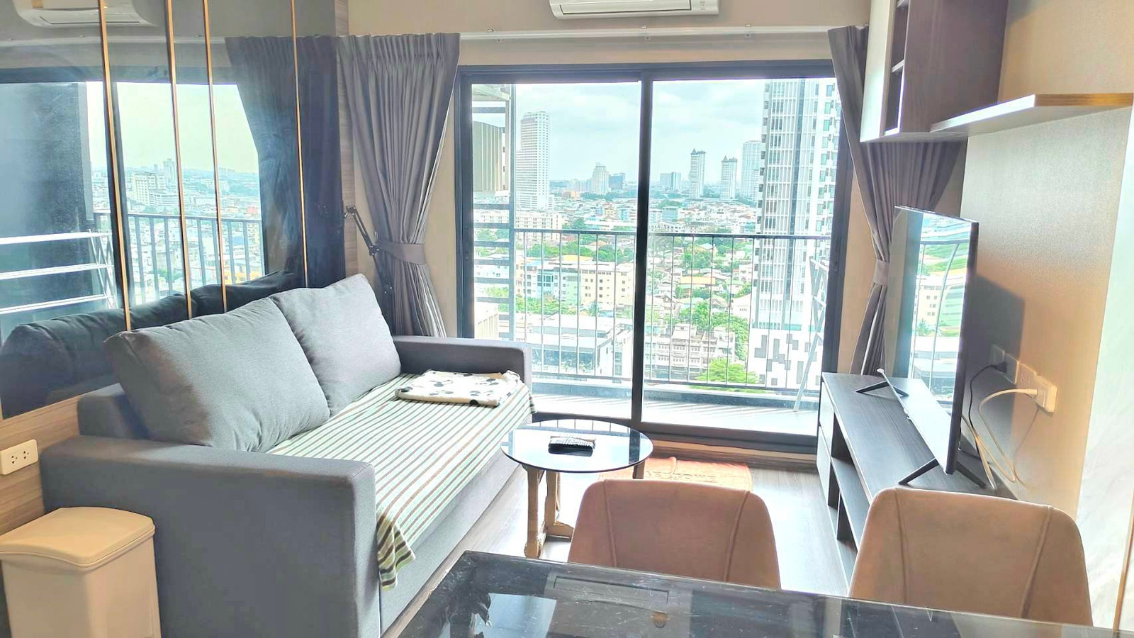 For sale/rent 2 bedrooms, location near the BTS, IDEO Sathorn-Wongwian Yai, IDEO Sathorn-Wongwian Yai, special price!!