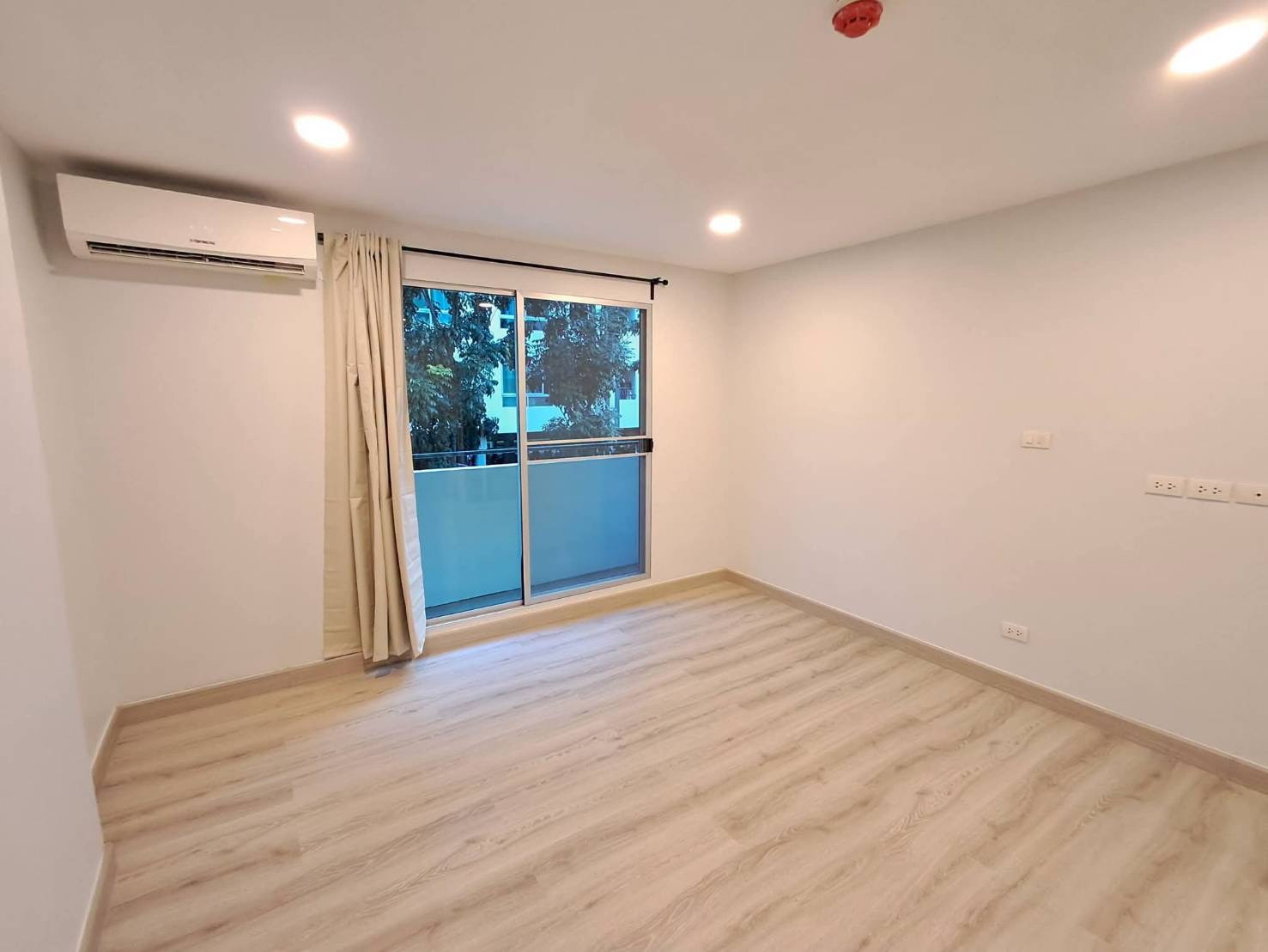 ขายด่วน!! พลัม พหลโยธิน89 ห้องสวยรีโนเวทใหม่ ทำเลดี ใกล้ ม.รังสิต / เหมาะลงทุนปล่อยเช่า Yield 8% (ห้องไม่เคยว่างเลย) – รูปที่ 2