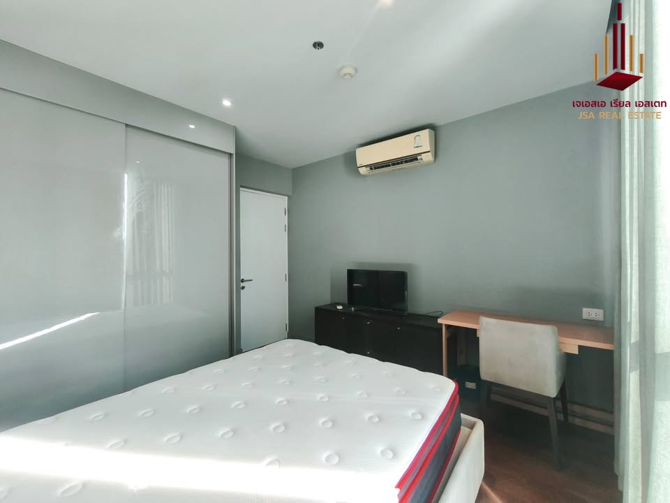 ✨ For Rent: a space ID Asoke-Ratchada Condo ✨ 💰 Only 33,000 THB/month