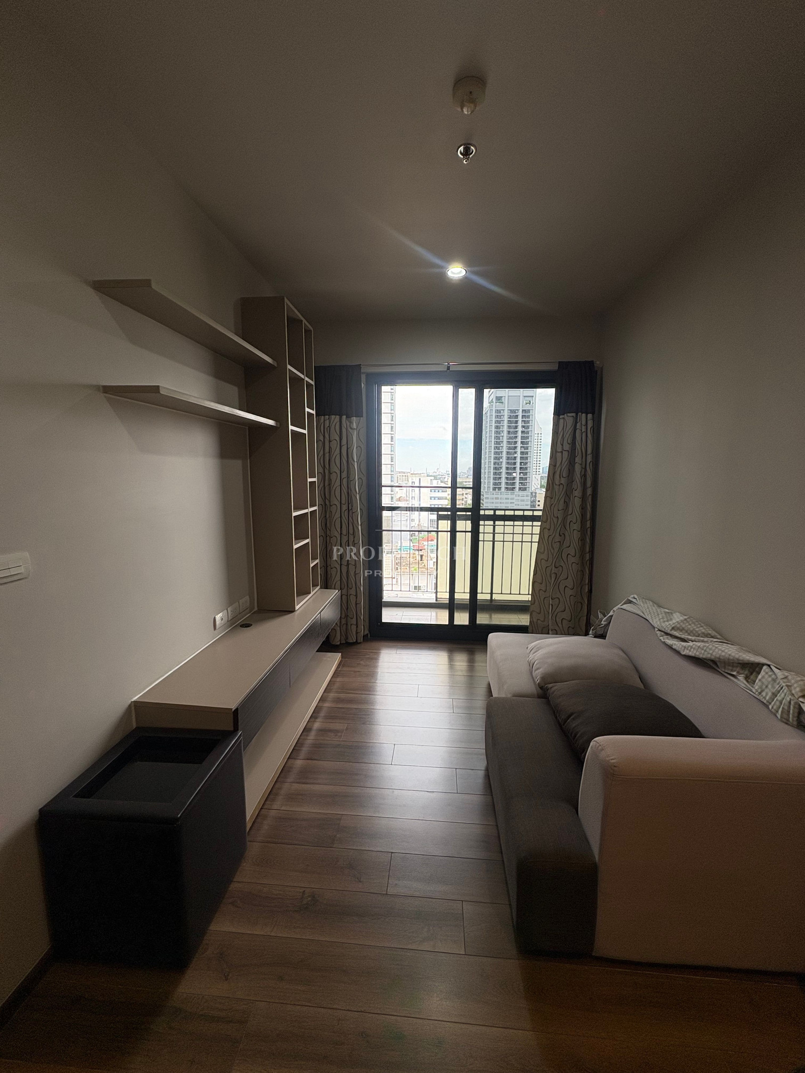 ✨Flash Deal ✨Onyx Phahonyothin (1Bed 1Bath 40SQM.) ready to move in! Only 18,000 baht per month Tel.0981315848@propmatch