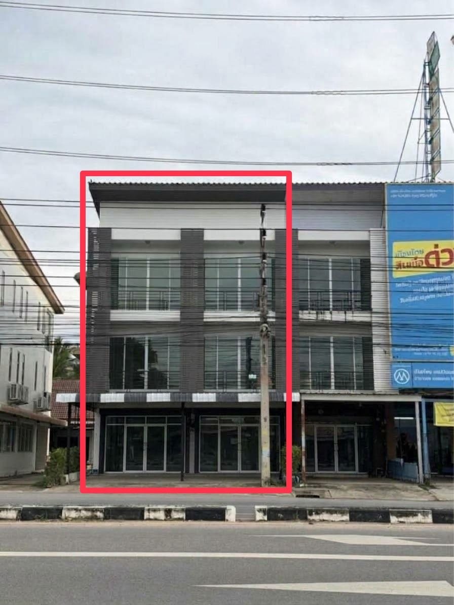 ขายอาคารพาณิชย์หัวหิน ตึกแถว 3 ชั้น 2 คูหา รีโนเวทใหม่ ติดถนน 3218 ราคา 15 ล้าน